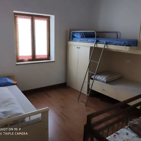 Apartment Casa Edera, For 5 Persons Livo (Lombardy)